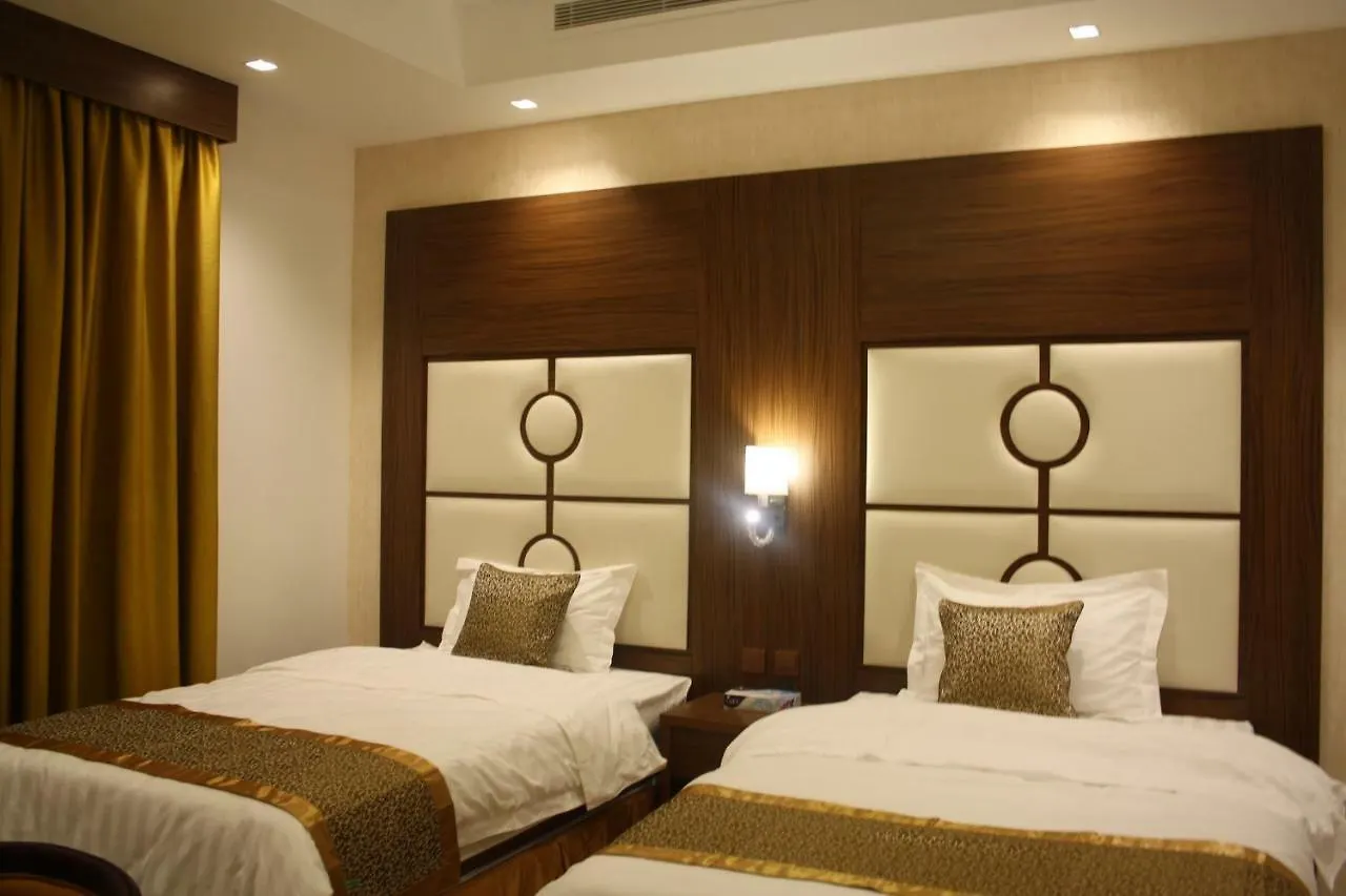 Al Manar Diamond Suites Jeddah 3*,